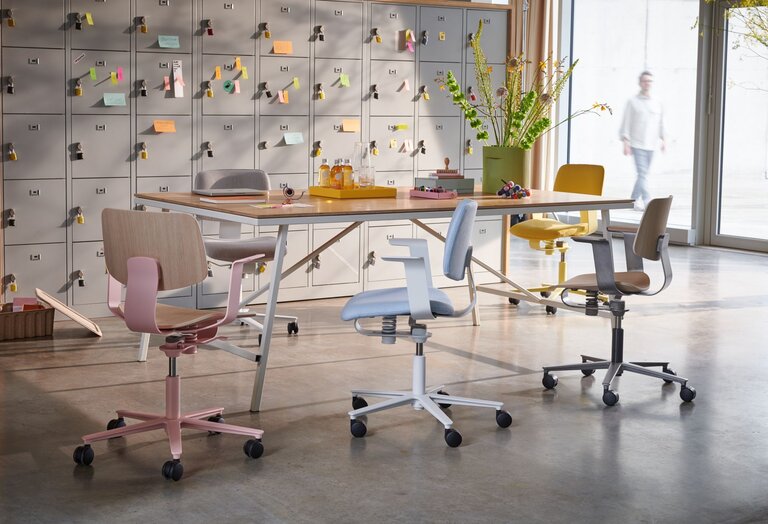 WiChair in verschiedenen Farben von Wilkhahn