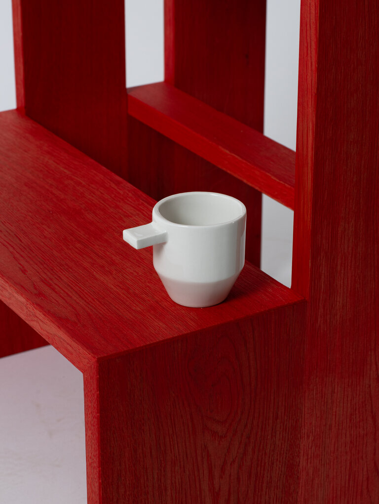 Porzellan Tassen Espresso Cup 2 541 weiß auf Mehrzweckhocker © yardshedoffice